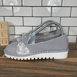 Skechers Macie Watercolor Feels Women's Size 7 Shoes Gray Comfort Knot Loafer